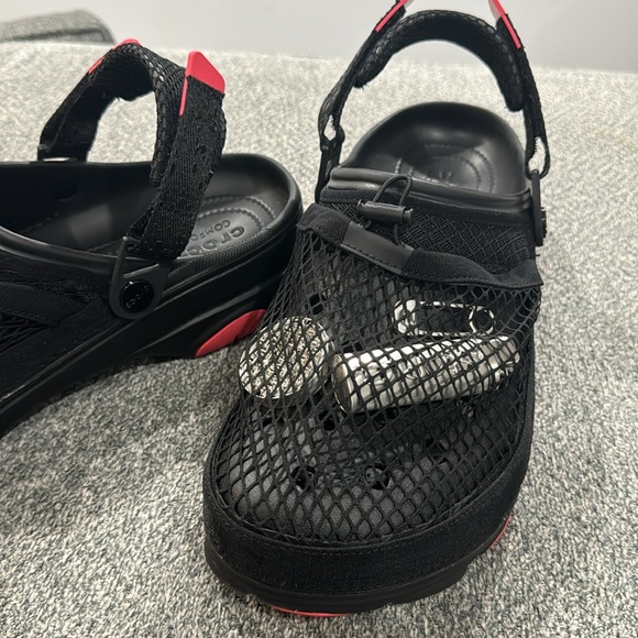 Crocs Classic All-Terrain Clog
Staple Homing Pigeon - Picture 2 of 5